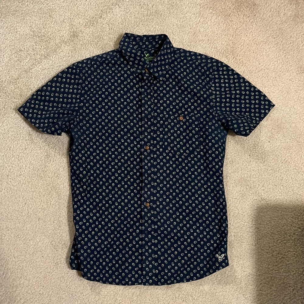 Patterned short sleeve button down shirt